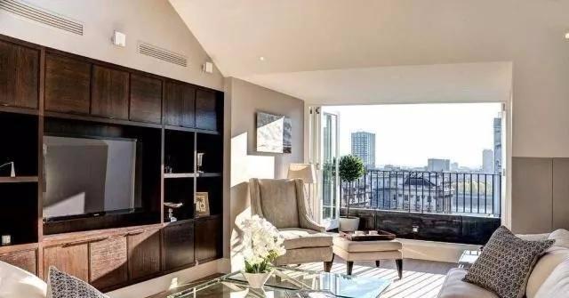 新房選客廳和臥室哪個(gè)帶陽(yáng)臺(tái)？沈陽(yáng)半包裝修公司哪家好