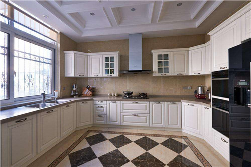 廚房里的瓷磚適合什么顏色？沈陽家庭裝修哪家公司好