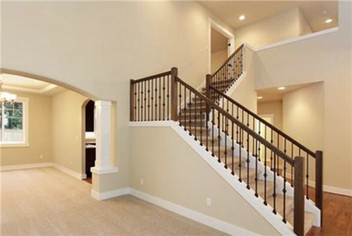 裝修樓梯扶手哪種材質好？沈陽二手房裝修公司哪家好