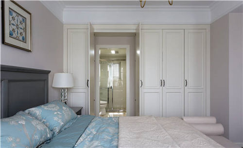 　　落地燈不僅可以用來照明，而且很好的裝飾效果，好的落地燈無論放在客廳還是臥室，都能瞬間提高調性，使房子變美，所以越來越多的人選擇落地燈。 落地燈的風格很多，今天沈陽裝修公司綠港裝飾小編推薦6種超落地燈。 除了漂亮，還適合各種家具風格。  　　北歐木藝落地燈  　　天然木材作為燈體、布藝燈罩，最適合北歐風格。 能清楚地看到天然的木紋，在創造安靜的家庭氣氛的同時，能使房間更有親和性。 燈體中央部的小圓桌，可以作為邊數和床頭柜的替代品，一物兩用。  　　歐式樹形水晶落地燈  　　非常精致的落地燈，水晶發出燦爛迷人的光芒，與歐洲風格所追求的奢侈相協調。 無論是放在客廳還是臥室，都是耀眼的焦點。  　　現代實木三叉落地燈  　　三叉造型，有藝術感，簡單有個性。 燈罩傾斜了，感覺像燈一樣，非常現代的時尚。 這個落地燈放在現代風格的客廳是加分項。  　　簡單的釣魚落地燈  　　釣魚落地燈很有氣場，特別是簡單的客廳，可以瞬間提高調性，打破單調，增加藝術感，提高品位。  　　馬卡龍少女落地燈  　　金屬燈體上有馬卡龍色系的燈罩，少女感覺到爆棚。 看起來簡單的整體外觀包括多個工序，精致迷人。  　　日本落地燈  　　可調節高度和弧度的落地燈，色調樸素，形狀簡單，非常和風。  　　以上沈陽裝修公司綠港裝飾小編介紹了六種不同風格的落地燈，不同風格的落地燈帶來不同的裝飾效果，大家可以根據個人喜好選擇合適的落地燈，為大家選擇落地燈提供參考和幫助。